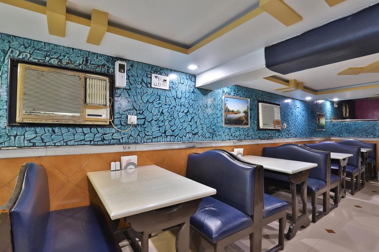 Hotel Midtown Surat Zewnętrze zdjęcie