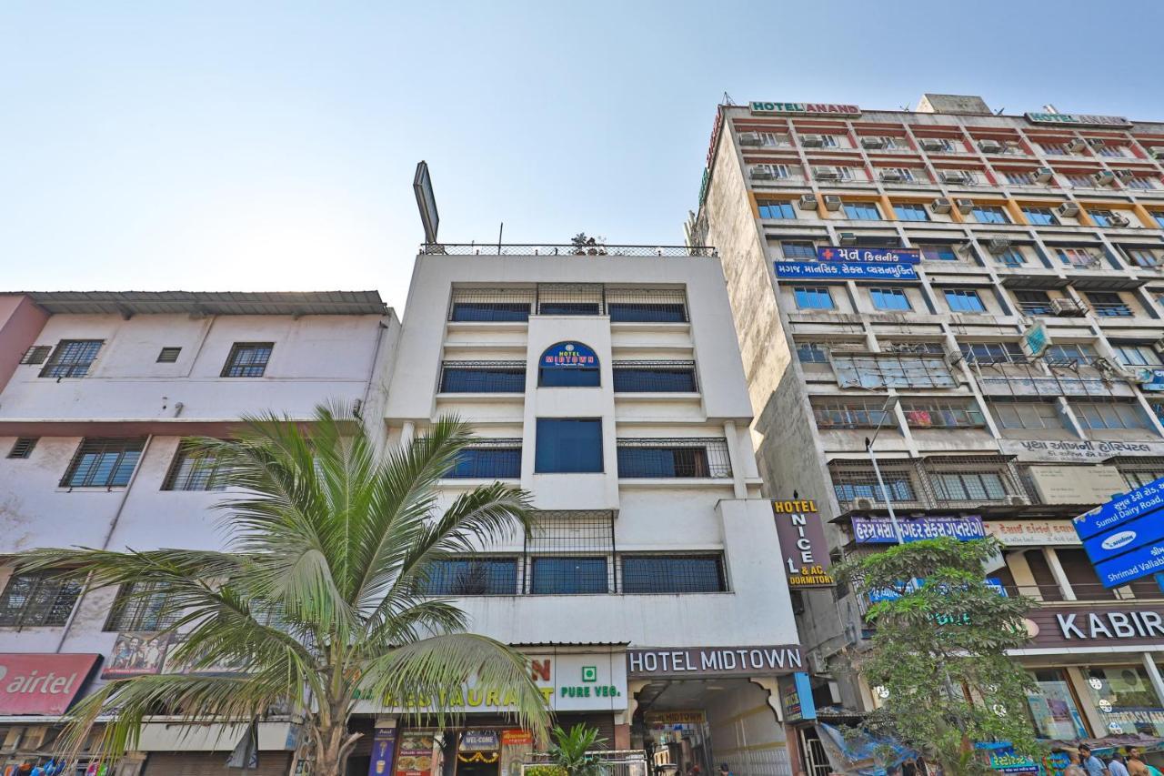 Hotel Midtown Surat Zewnętrze zdjęcie
