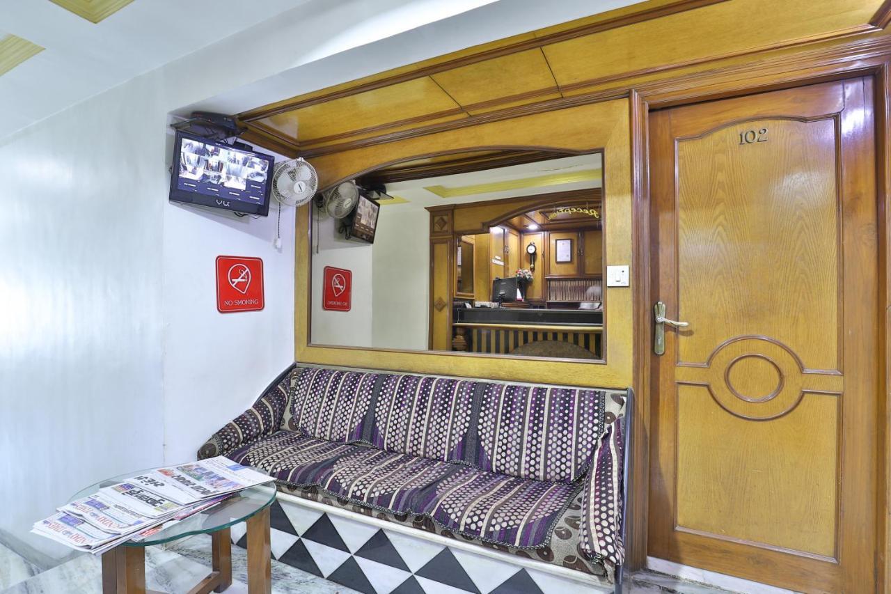 Hotel Midtown Surat Zewnętrze zdjęcie