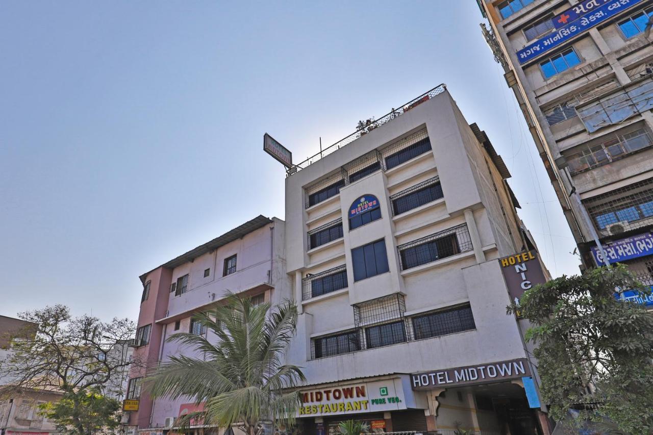 Hotel Midtown Surat Zewnętrze zdjęcie