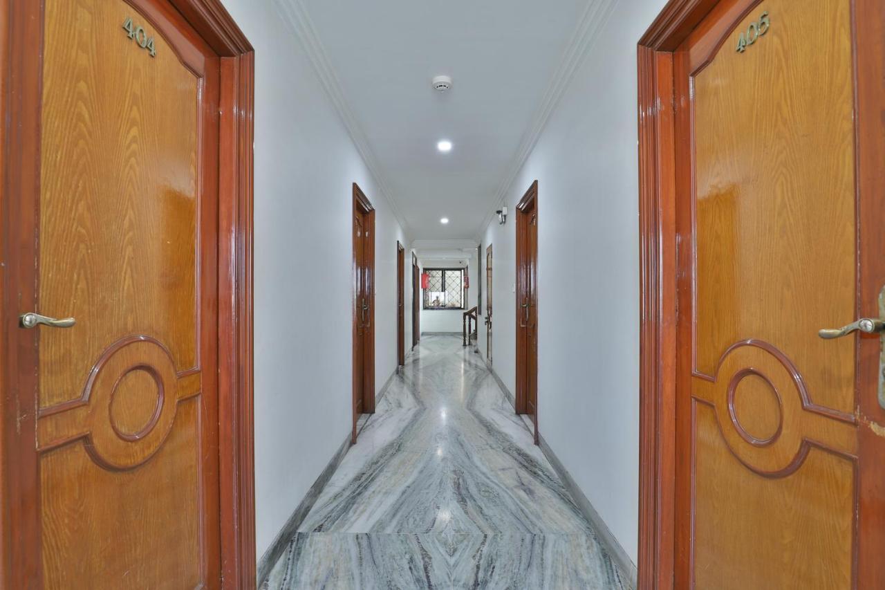 Hotel Midtown Surat Zewnętrze zdjęcie
